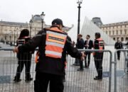 2 Pelaku Pencurian di Louvre Ditangkap, Prancis Soroti Keamanan Museum Terkenal