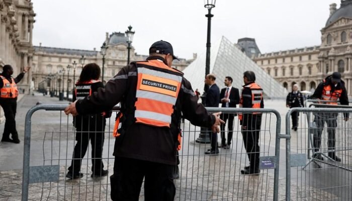 2 Pelaku Pencurian di Louvre Ditangkap, Prancis Soroti Keamanan Museum Terkenal