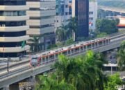 Krisis Transportasi: Komisi V DPR Akan Panggil LRT Jabodebek Setelah Ditemukan Penumpang Jalan Kaki di Lintasan