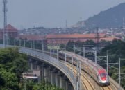 Siapa di Balik Skandal Kereta Cepat Whoosh? KPK Segera Klarifikasi!