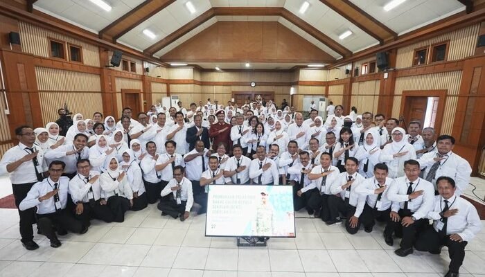 [Mensos Resmikan Pelatihan Kepala Sekolah Rakyat: Menuju Pendidikan Merata di Bandung]