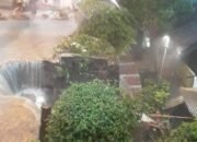 Hujan Deras Sebabkan Tebing di Bondongan Bogor Longsor, 12 Rumah Dihancurkan