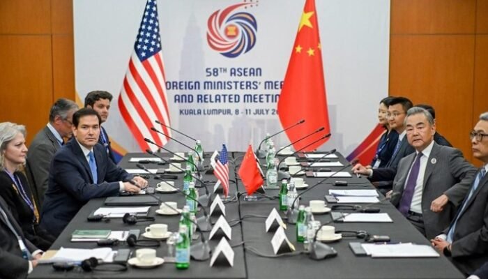 **”Menlu AS-China Teleponan, Apakah Perundingan Trump-Xi Akan Berhasil?”**