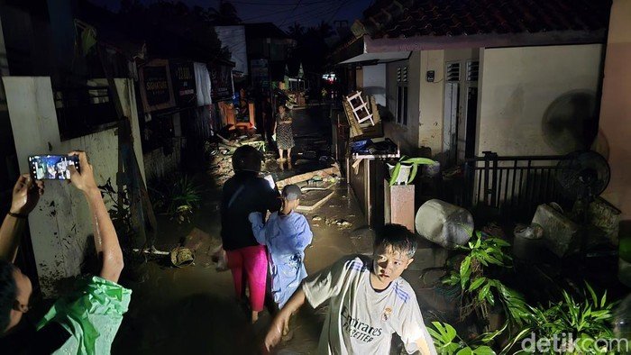 Banjir Bandang Cisolok Sukabumi: Ratusan Warga Terpaksa Ungsi, Kebutuhan Darurat Meningkat