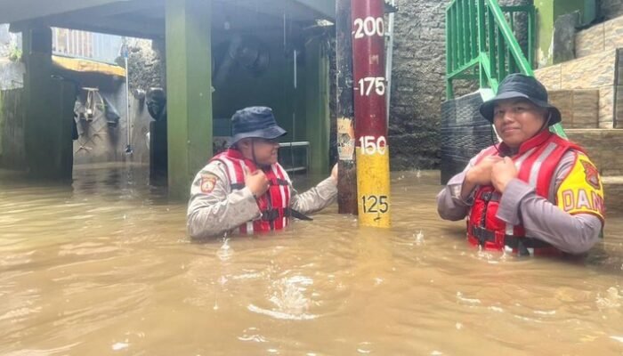 Pemukiman Warga Kebon Pala Dilapisi Air 1,2 Meter, Kebutuhan Dasar Terancam