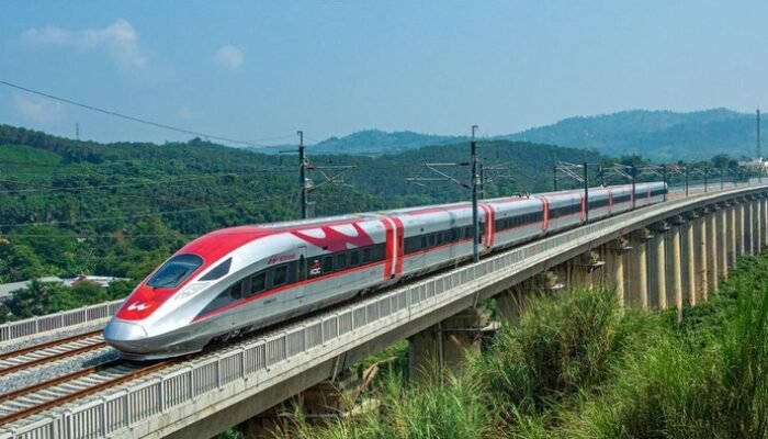 **KPK Tetapkan Warga Bisa Pakai Whoosh, Meski Kasus Korupsi Masih Terus Dilidik**