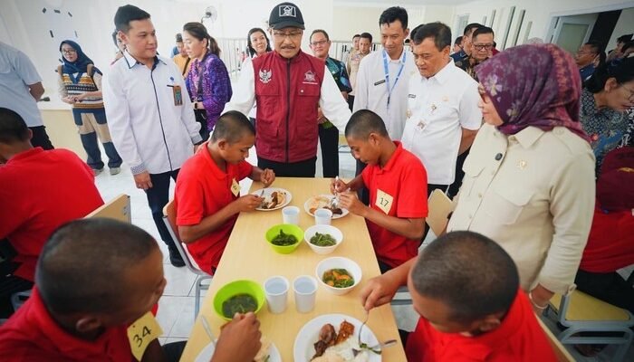Gus Ipul: Anak Lulus Sekolah Rakyat, Keluarganya Juga Naik Kelas – Update 2