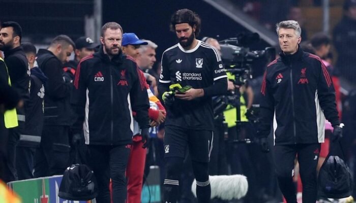Scholes: Liverpool Jeblok, Absen Alisson Jadi Penyebab Utama!