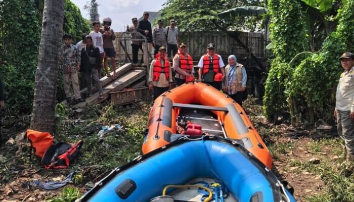 Tim SAR Segera Tanggap di Kali Mampang Usai Remaja Hanyut