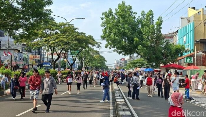 CFD Depok Jadi Magnet Keluarga, Bukan Hanya Jajan? Dengerin Cerita Warganya!