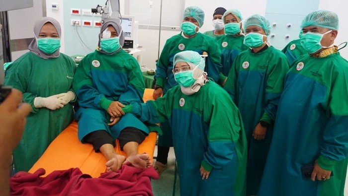 **Kemensos Gelar Operasi Katarak Gratis, 115 Lansia di Jambi Dikaruniai Penglihatan Baru**