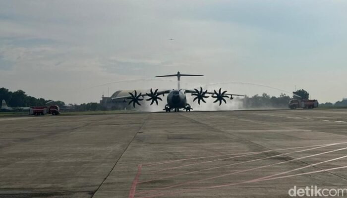 “Pesawat Baru TNI AU Airbus A400M Mendarat di Halim Perdanakusuma: Transformasi Strategis Angkatan Udara”