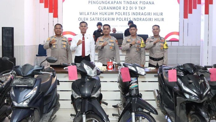 2 Remaja Inhil Tak Terima Ditangkap, Curanmor 9 TKP dan 6 Motor Dikukuhkan