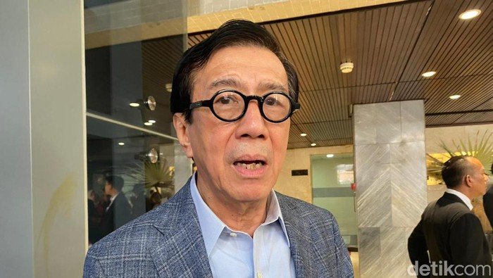 Yasonna Minta Kaji Usulan Seoharto Dapat Gelar Pahlawan: Hati-hati Lah - Update 1