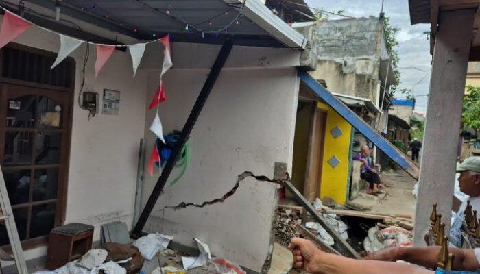 Tanah Amblas di Jaktim, Pemkot Jaktim Perintahkan Pembongkaran Pagar di Atas Drainase