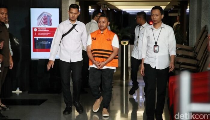 KPK Ciduk Gubernur Riau: Sembunyi di Kafe, Dituduh Curiga Ada OTT