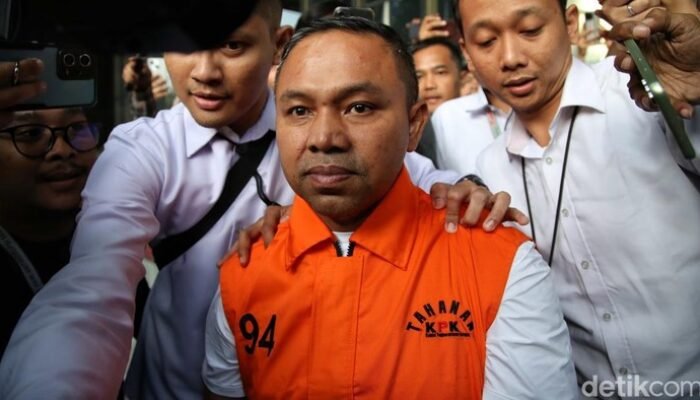 6 Fakta Menyedihkan: Gubernur Riau ‘Peras’ Bawahan demi Liburan Mewah ke 3 Negara