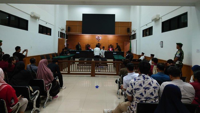Minta Proyek Rp 5 T, Eks Ketua Kadin Cilegon dan Dkk Hukuman 1,5 Tahun Bui