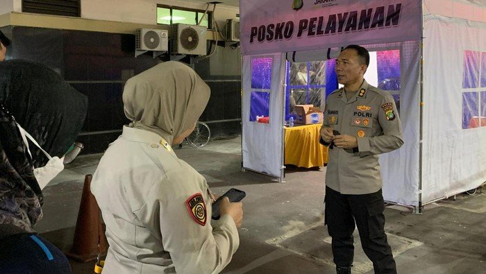 Tim Psikolog Polda Metro Dampingi Keluarga dan Guru Korban Ledakan SMAN 72 - Update 2