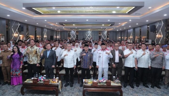 Dukung MBG, Mendes Yandri Ajak Apdesi Manfaatkan Potensi Desa Tematik untuk Peningkatan Kualitas Hidup Masyarakat