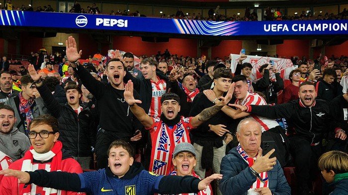 Atletico Madrid Terjerat Hukuman UEFA, Fans Rasis Jadi Penyebabnya!