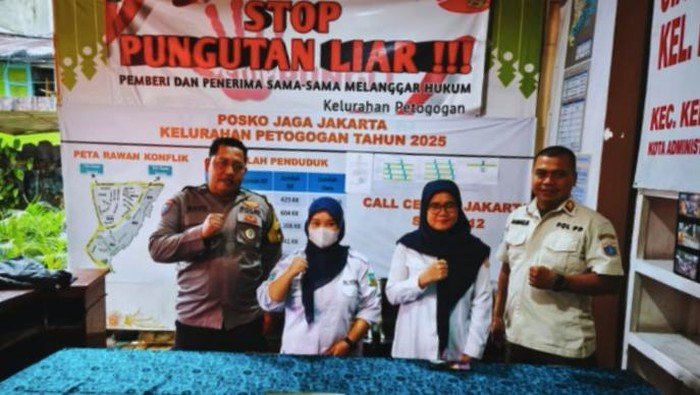 Banjir di Jaksel: Polisi, Warga, dan Kelurahan Satu Suara di Posko Petogogan