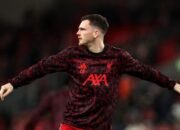 Dengan Tottenham Mau Gaet Robertson, Liverpool Berhadapan dengan Keputusan Berat!