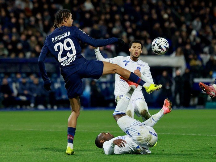 Auxerre Vs PSG: Les Parisiens Menang 1-0, Pertandingan yang Menegangkan!