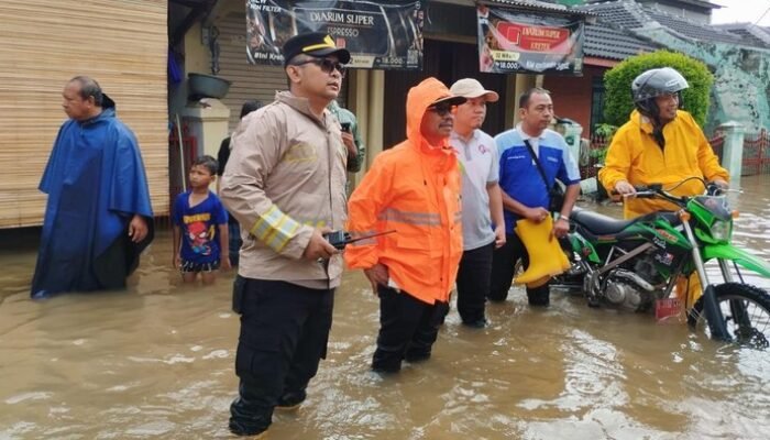 Banjir Menerjang Tangerang: Ribuan Warga Terpaksa Ungsi, Air dari Kali Angke Jebol Tanggul