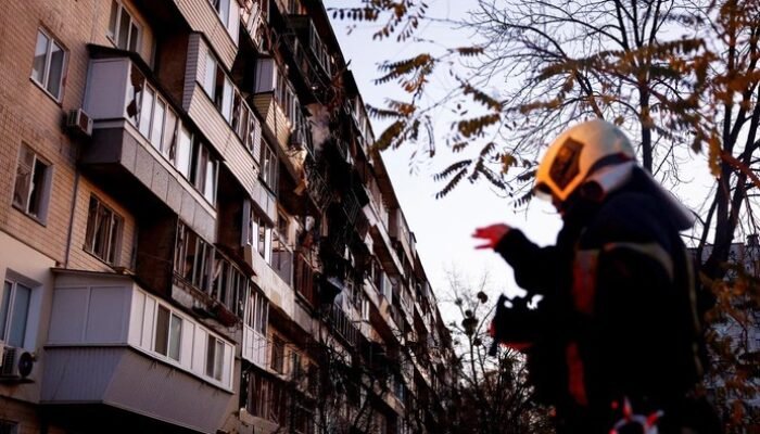 “Rusia Terus Gempur Ibu Kota Ukraina, Warga Diingatkan Berlindung: Kenyataan Menyedihkan Perang”