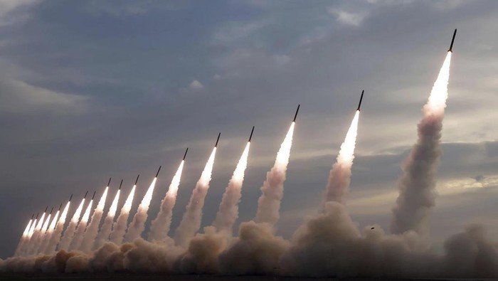 Korea Utara Tembakkan Rentetan Rudal Balistik - Update 2