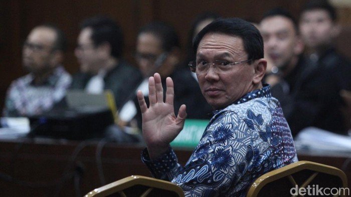 **Ahok dan Botol Misterius: Kisah Mengejutkan di Balik Ceritanya di Pertamina!**