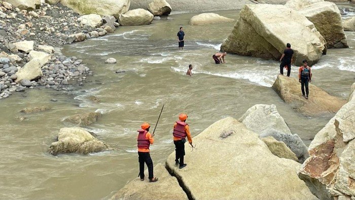 Tragedi Lansia Pencari Besi: Meninggal di Sungai Bogor Setelah 6 Hari Hilang