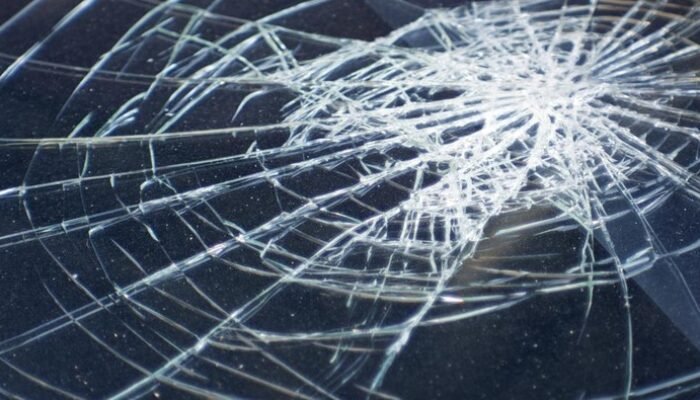 Mobil Pikap Terguling di Tol Buahbatu, Muatan Ayam Berceceran di Jalan!