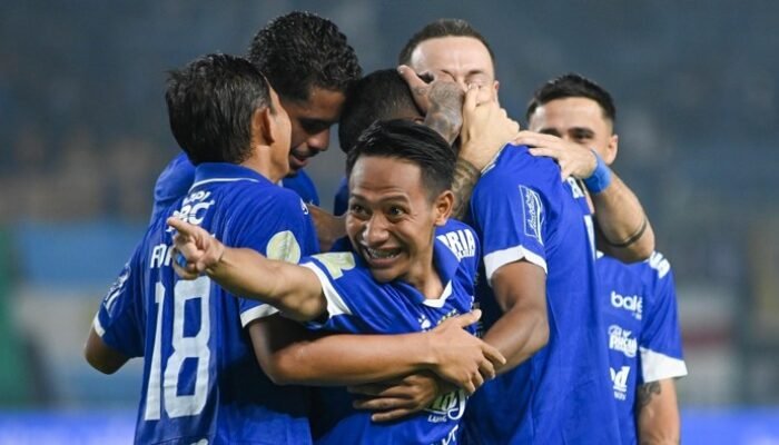 “ACL 2 Heboh: Persib Tanpa 3 Bintang, Hadapi Ratchaburi Bersama Beckham!”