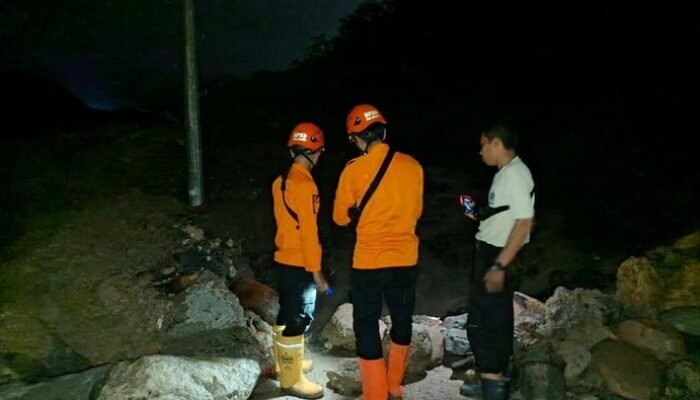 Banjir Mengejutkan 68 Rumah di Bogor, Petaka Bawa Batu!