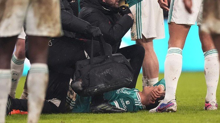 **Liverpool vs Sunderland: Wataru Endo, Dari Permainan ke Ruang Cedera**