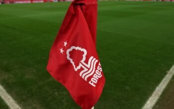 **Kursi Panas Nottingham Forest: 1 Musim, 3 Manajer Dipecat!**