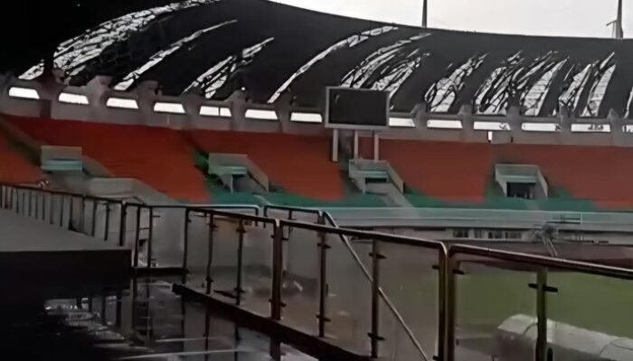 Tragedi Atap Stadion Pakansari Bogor: Angin Kencang Menyebabkan 1 Orang Luka