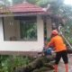 Hujan Angin Membuat 3 Rumah Tercapai di Cibinong Bogor, Pohon Tumbang Menyebabkan Kerusakan