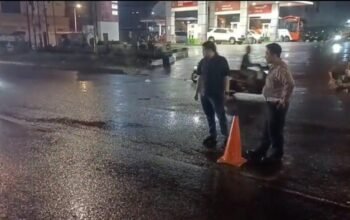Jalan Rusak di Ciputat Bikin Pemotor Jatuh, Polisi Pasang Traffic Cone – Update 2