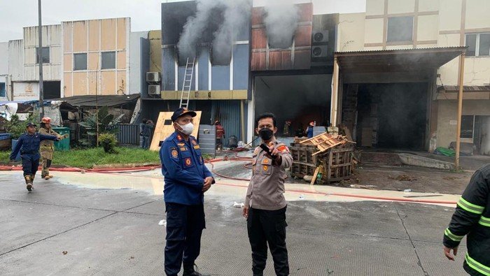 [Kebakaran Pabrik Pestisida: Cisadane Tercemar, Polisi Usut Unsur Pidana]