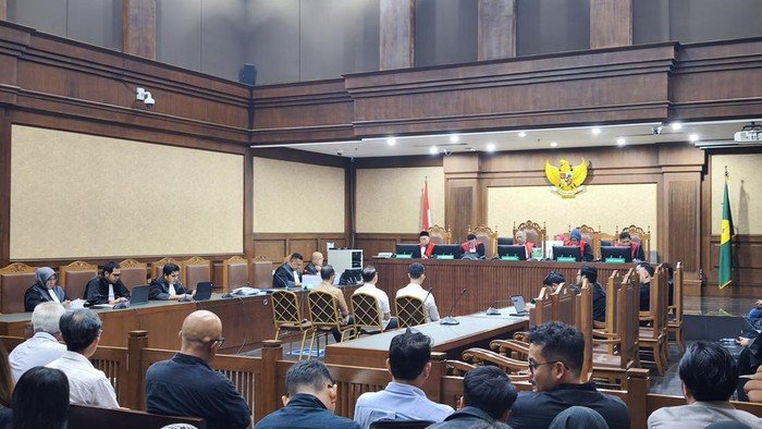 **Eks Dirut Pertamina Dkk Dituntut 14-16 Tahun Bui di Kasus Korupsi Minyak Mentah, Merugikan Negara Rp 285 Triliun**