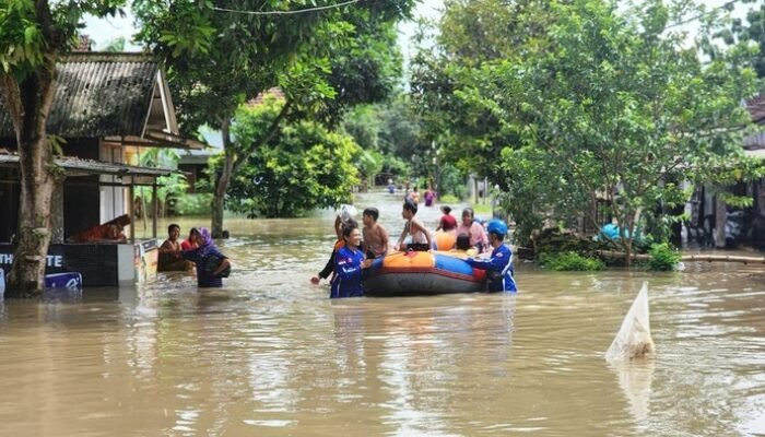 Warga Jember Tewas Tersengat Listrik, Tragedi Bersih-bersih Pasca Banjir!