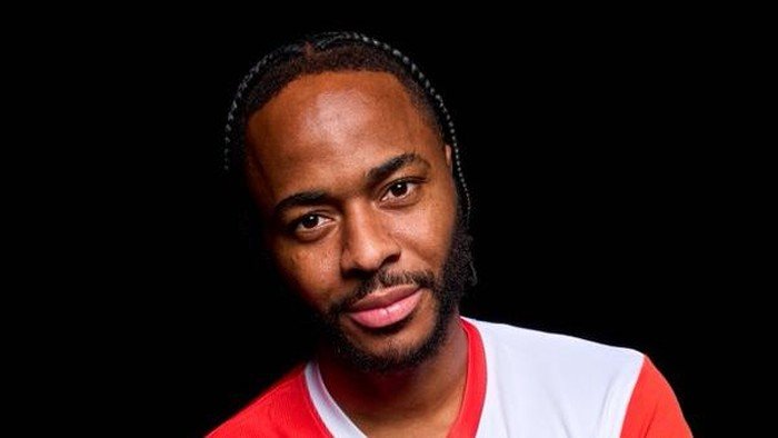 Sterling Langsung Debut di Feyenoord, Hadapi James dan Rekan: Pertandingan Epik Siap Meledak?