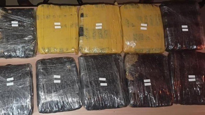 Polda Metro Tangkap 3 Pria, Sita 15,5 Kg Ganja, Runtuhnya Perdagangan Gelap!