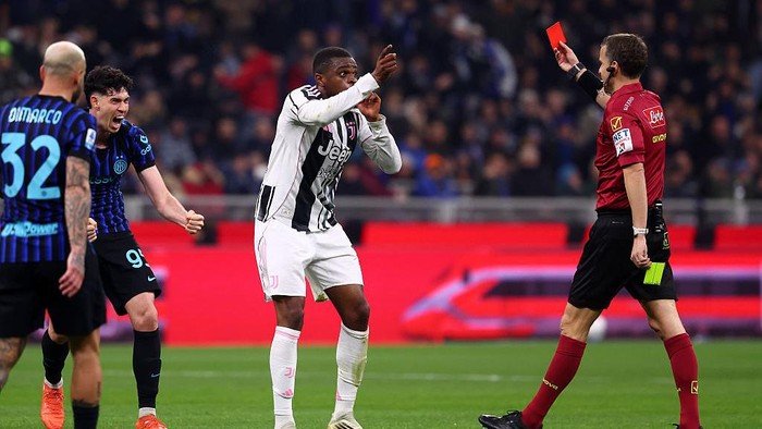 Juventus Protes Kartu Merah Kalulu: Memalukan! - Update 1