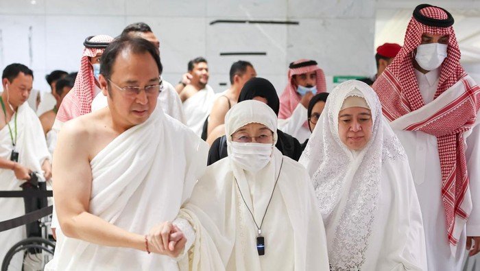 Doa Megawati Saat Umrah: Prananda-Puan Rukun, Eratkan Persaudaraan - Update 2