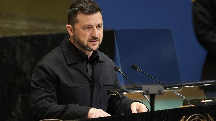 Zelensky Curhat AS Terlalu Sering Mendesak Ukraina, Bukan Rusia: Apakah Ini Protes atau Peringatan?