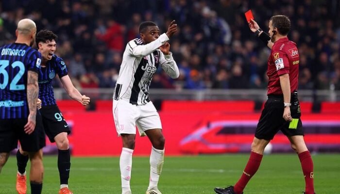 “Kontroversi Kartu Merah Kalulu: Kepala Wasit Serie A Beri Penjelasan, Apakah Maaf Cukup?”